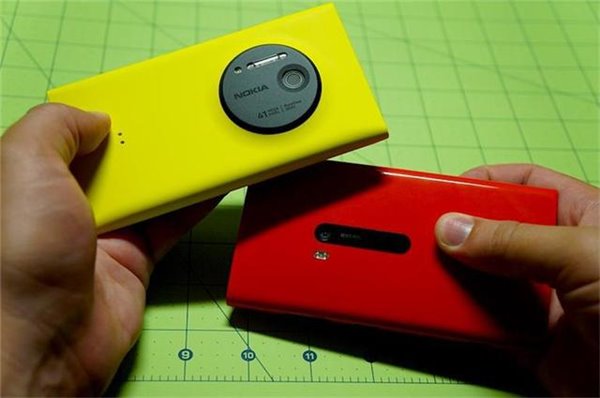 塑料、金屬和玻璃做機身,有何利弊?